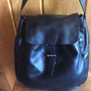 Prada vintage leather bag.👜💕